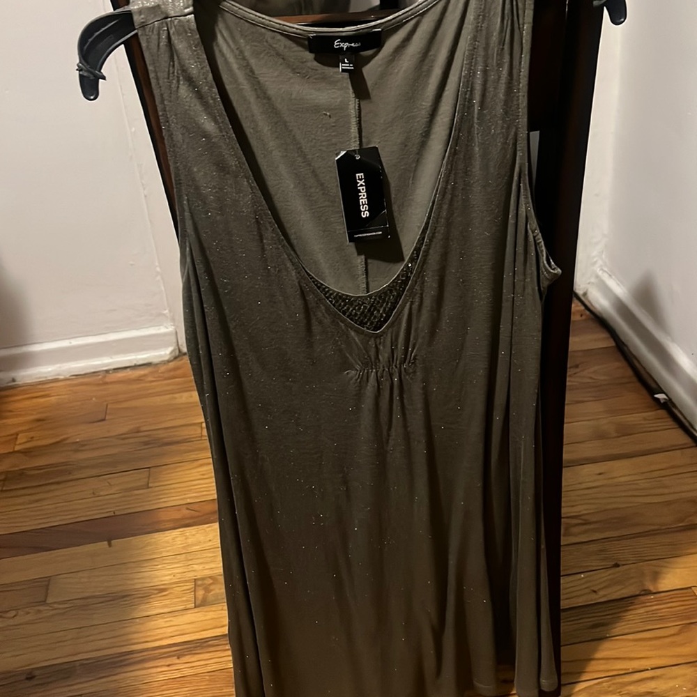 Woman sleeveless top